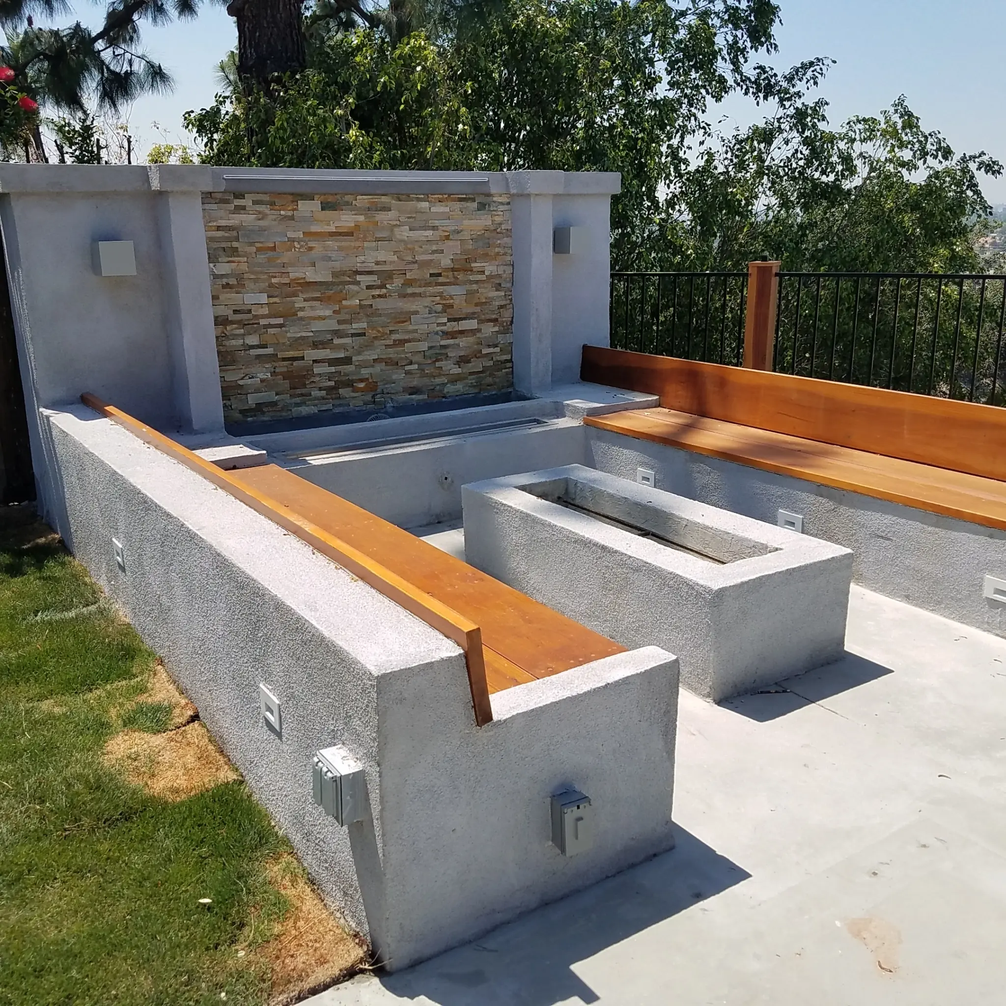 Glendale – Patio — After