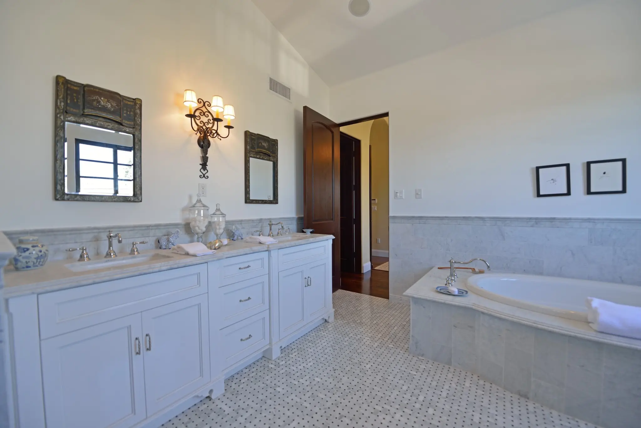 Bathroom renovation Los Angeles — Beverly Hills