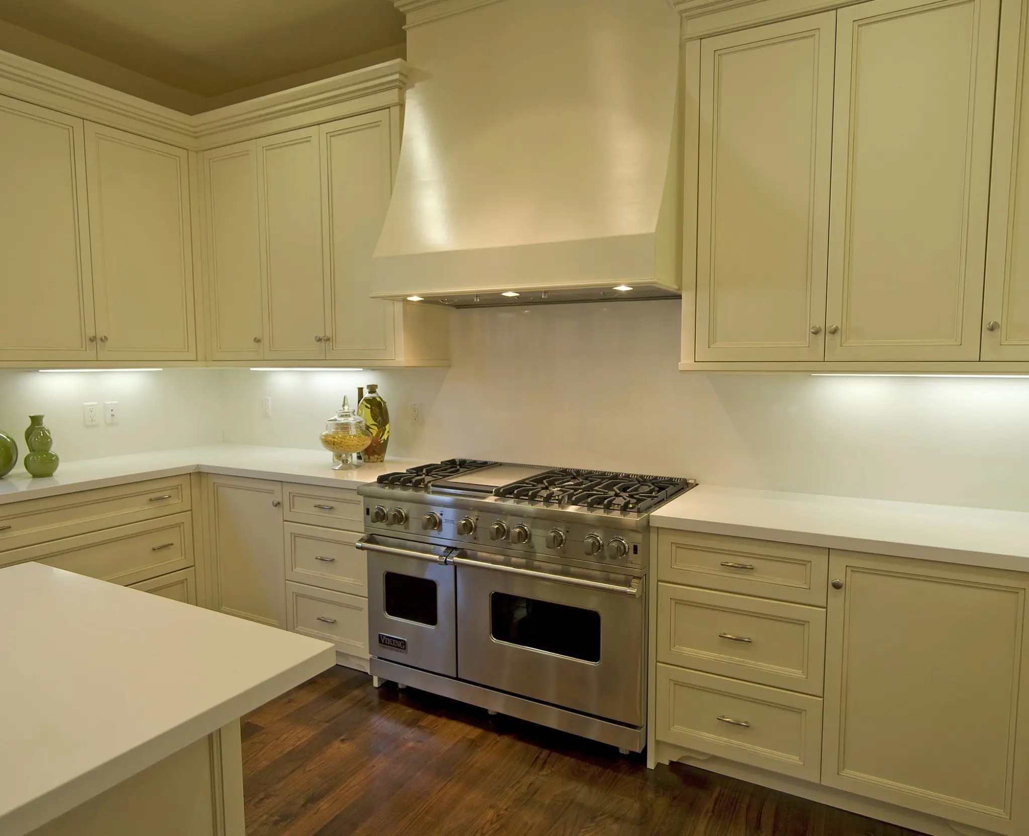 Kitchen remodel cabinets — North Hollywood