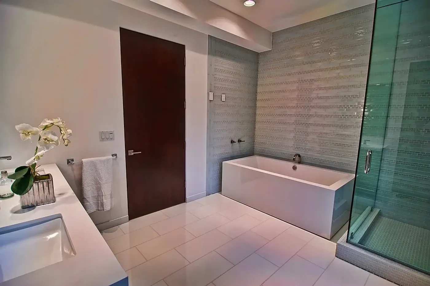Most Popular Trends in Bathroom Remodel Services