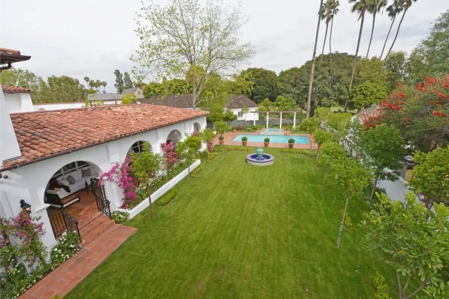 Can House Builders in Los Angeles Help With Obtaining Financing for My Project?
