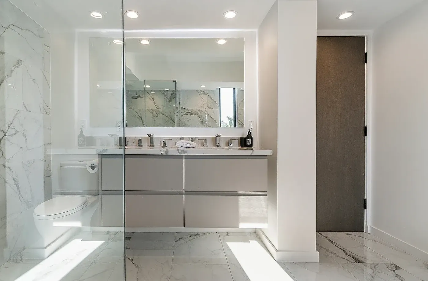 Essential Tips for Budget-Friendly Bathroom Remodel Services