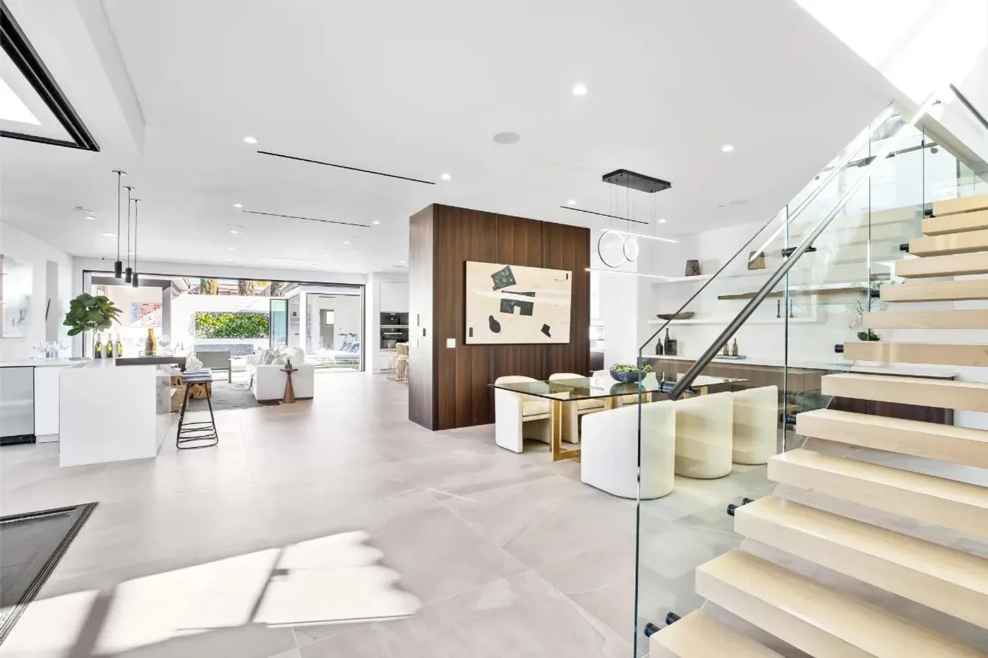 How Long Does a Typical Home Renovation Project in Los Angeles Take?